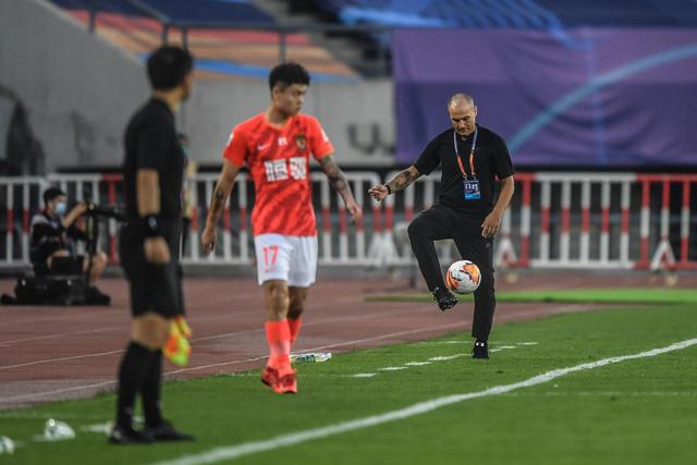 哈弗茨妻子晒怀孕照：我们最大的恩赐